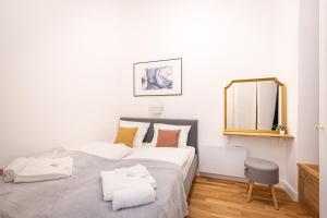 Sunset Treasure 3-BDR Apartment