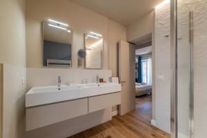 Luxury Corso Suite - DesignD Stays