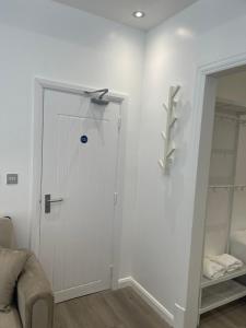 Araan House Hotel -Families and Couples Only