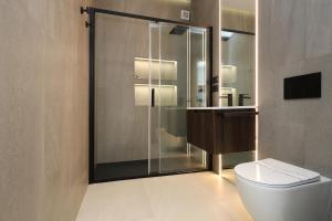 Renovated & fully equipped-Luxurious-2Room Fontana Suite, it just doesnt get any better!