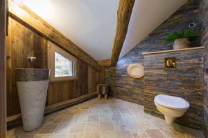 Chalets Le Lodge : photos des chambres