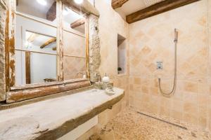 Chalets Le Lodge : photos des chambres