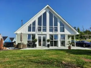 Stunning 55 Riverun on the banks of the lovely Riv - Clones