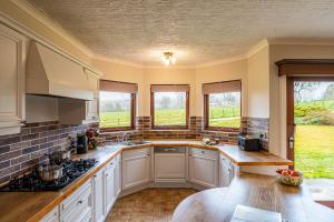 Corrie House with Hot Tub