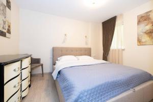 Vanagupe Apartment Lower Ground Floor, By Chost