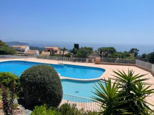 Appartements Bastide T3 - Piscine - Vue Mer - Wifi - 2 SDB - 6 personnes : photos des chambres