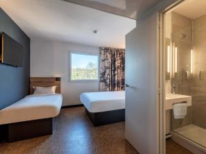 Hotels B&B HOTEL Landerneau Bois Noir : Chambre Triple