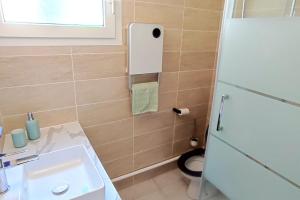 RAVAS Studio climatisé terrasse proche commerces