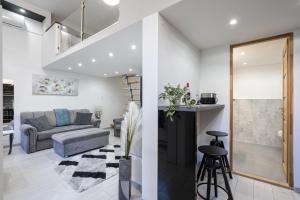 Joyous Era Apartment