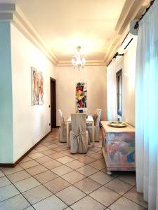 Leos House with Garden