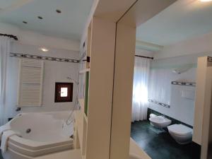 Leos House with Garden