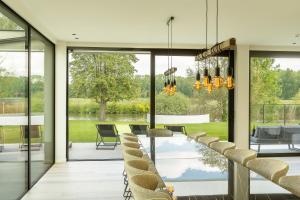 Leie Villa II - by the river with sauna & jacuzzi