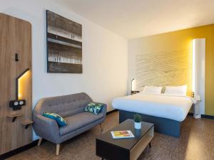 Hotels B&B HOTEL Rennes Parc Expo Aeroport : photos des chambres