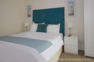 One-Bedroom Suite room in Crofton House Hotel