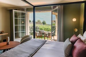 Hotels Chateau Hotel Grand Barrail : Chambre Exécutive Vignoble