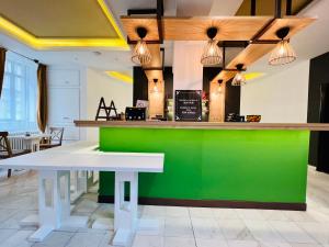 Side One Design Hotel Garni