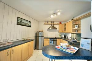 Appartements La Dune *30m de la mer*parking prive* : photos des chambres