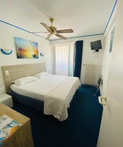 Hotels Hotel Cyrnea : Chambre Double - Vue sur Rue