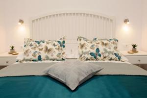 Santa Cruz Apartments Supetar