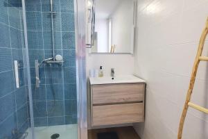 Spacious T4 with sea and Esterel views