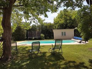 Le Mas des Cigales avec parc et grande piscine