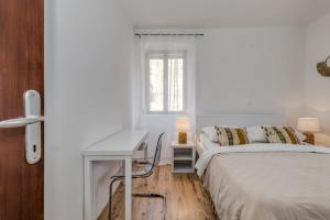 3 bedrooms charming stone house in old town 