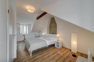 3 bedrooms charming stone house in old town