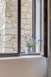 3 bedrooms charming stone house in old town