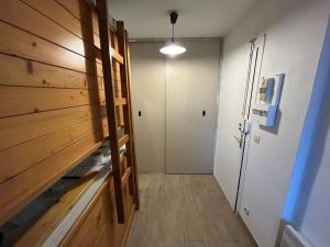 Appartements Studio avec coin nuit vue mer - la ciotat : photos des chambres