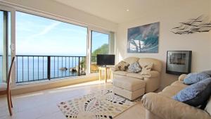 Redcliffe Apartments I