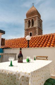 Luise - Four Towers Apartments