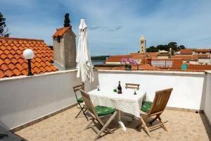 Luise - Four Towers Apartments