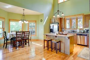 Hiawassee Vacation Rental 1 Mi to Lake Chatuge!