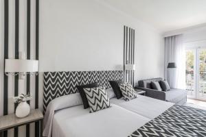 Double or Twin Room with Pool View or Natural Solarium View room in Hotel Rosamar