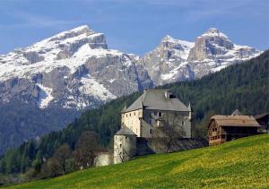 Luxury Chalet at the Foot of the Dolomites by the Castle