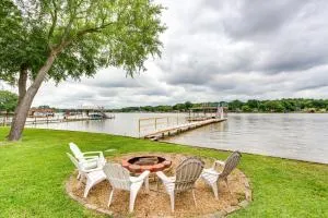 Hot Tub and Dock Lakefront Mabank Home - Enchanted Oaks