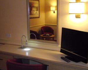 Family Room with Double and Single Beds room in Best Western Ipswich Hotel & Spa