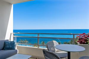 Fully renovated frontline flat