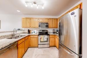 Sanibel Village --- 3500 Sanibel Cir, Unit #3504