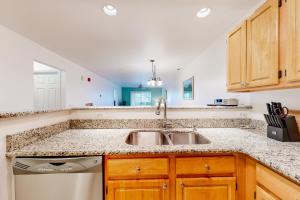 Sanibel Village --- 3500 Sanibel Cir, Unit #3504