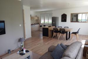 Spacious and cosy 80 m house located in Séné