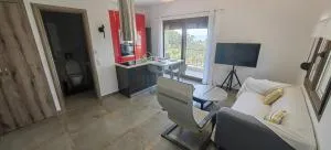 Theasis 2 - Paradisos