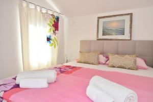 Apartments and Rooms Anika