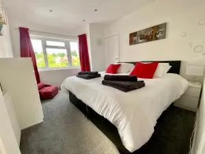 Free Parking - Garden - Long Stays - Nr Uni - Earley