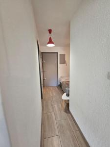 Appartements St Mandrier Pin Rolland T1 37m2 avec Terrasse Wifi-Clim-Parking, Plage a 200 m : photos des chambres