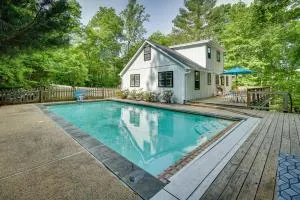 Maryland Vacation Rental with Private Pool and Dock - Scientists Cliffs