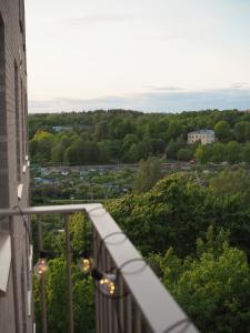 Candy-Colored Two-Room Condo with Sweet views