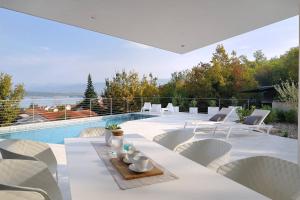 5*Modern Seaview villa with private pool 