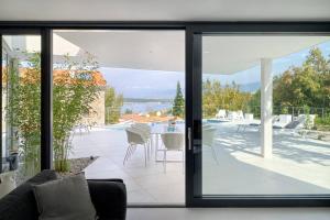 5*Modern Seaview villa with private pool 