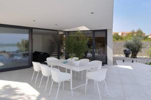 5*Modern Seaview villa with private pool